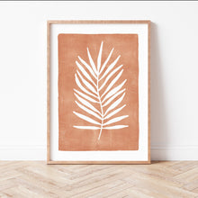 Load image into Gallery viewer, Kunstdruck &quot;Palmblatt Terrakotta&quot; | abstrakt | verschiedene Größen
